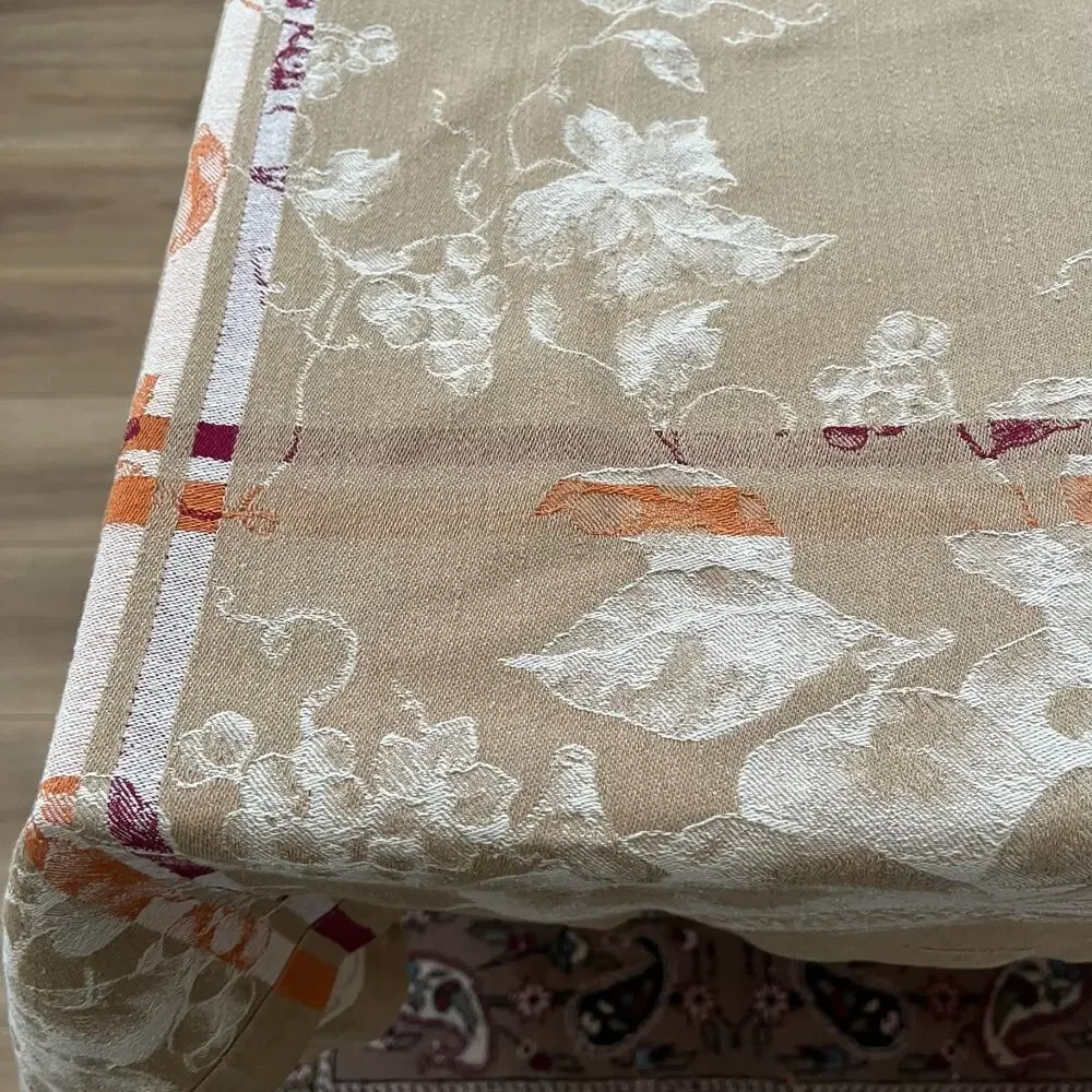 Williams-Sonoma Tablecloth 65 x 98.5